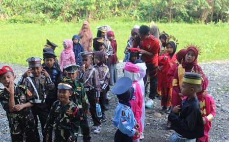 Karnaval Nusantara dan Profesi: Yonif 820/DAAI Hadir, Anak Labema Tunjukkan Semangat Persatuan