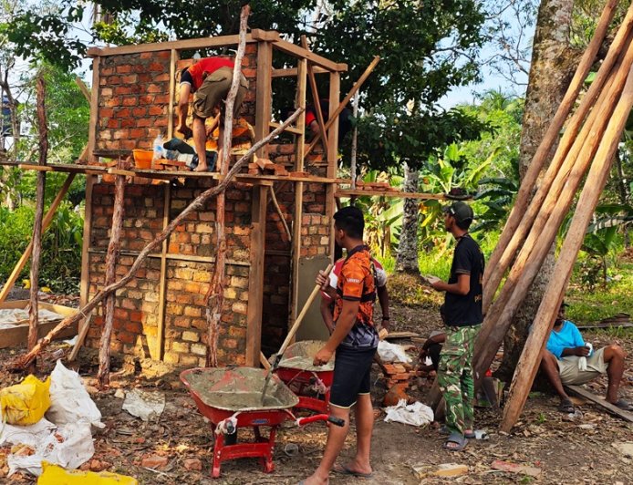 Dinding MCK Mulai Dibangun, TMMD ke-129 Wujudkan Sanitasi Layak di Kampung Wanam