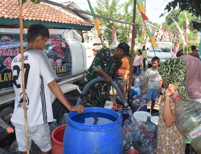 Kodim 0712/Tegal Salurkan Air Bersih untuk Warga Dukuhbangsa, Wujud Nyata Kepedulian TNI di Tengah Musim Kemarau