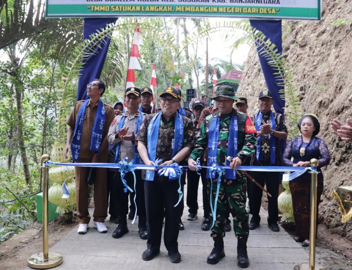 Pita Dipotong Jalan 737 Meter Resmi Dibuka Warga Gumelem Kulon Kini Punya Akses Baru