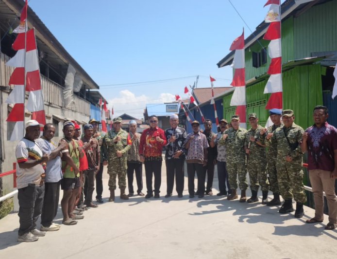 Komandan Yonif TP 804/DBAY Hadiri Peresmian Jembatan Merah Putih di Desa Girimulyo