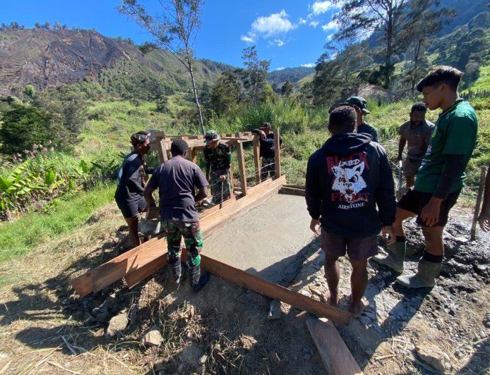 PLTMH Hadir di Kampung Tabukeker Buka Akses Listrik dan Air Bersih bagi Masyarakat