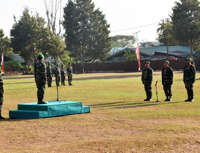 Upacara Bendera Mingguan, Kobarkan Semangat Pengabdian Prajurit TNI AD di Merauke