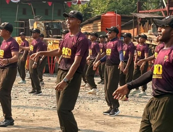 Jaga Kebugaran dan Kekompakan, Prajurit serta Persit Yonif TP 860/NSK Gelar Zumba Bersama