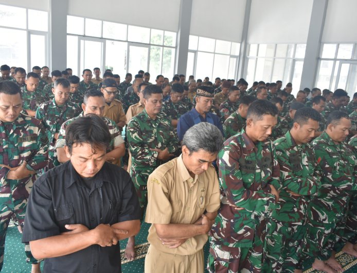 Hadapi Kemarau, Kodim 0712/Tegal Bersama Masyarakat Gelar Sholat Istisqa, Memohon Turunnya Hujan Penuh Berkah