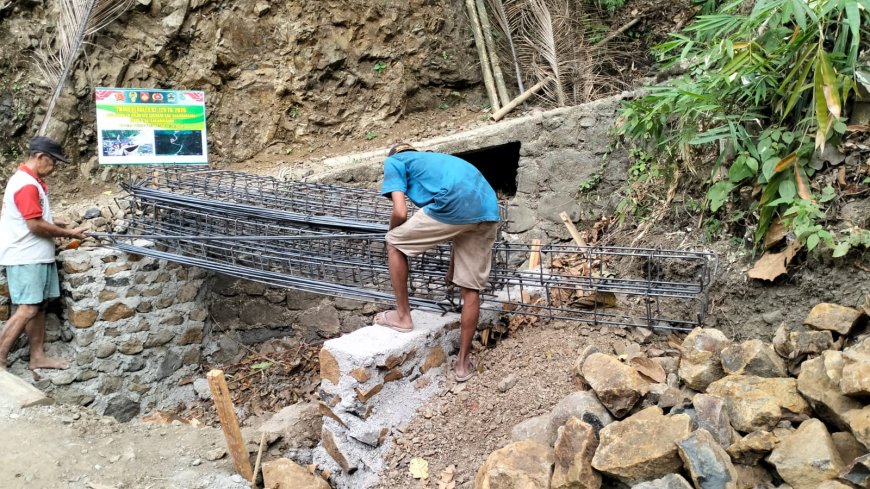 Fondasi Kokoh Dimulai dari Rangka Besi TMMD Reguler ke-129