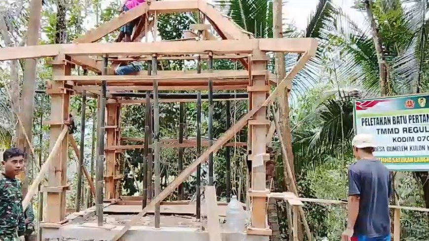 Pos Kamling Beratap Limas Ikon Baru Kebersamaan Warga Gumelem Kulon
