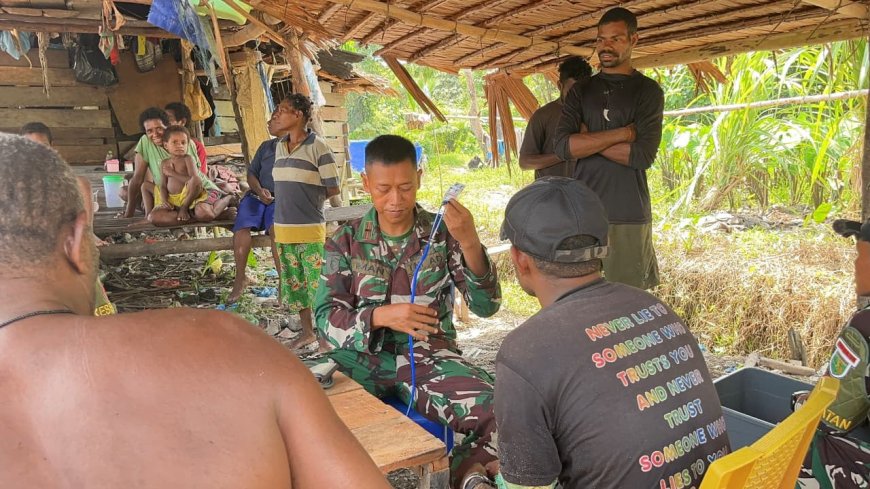 SATU Hati untuk Masyarakat, Yonif TP 860/NSK Berikan Pengobatan Gratis bagi Warga Kampung Sawara Jaya
