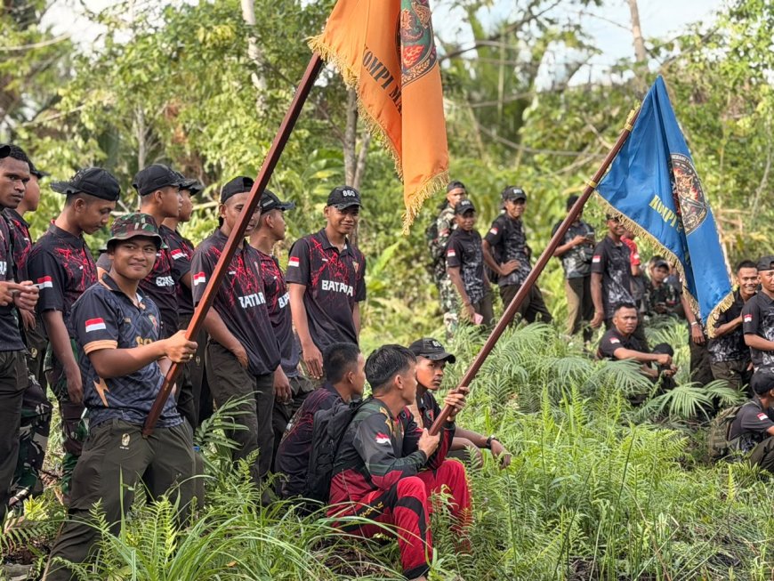 Prajurit Yonif TP 860/NSK Tuntaskan Perlombaan Renang Militer, Asah Ketangkasan dan Perkuat Jiwa Korsa di Waropen
