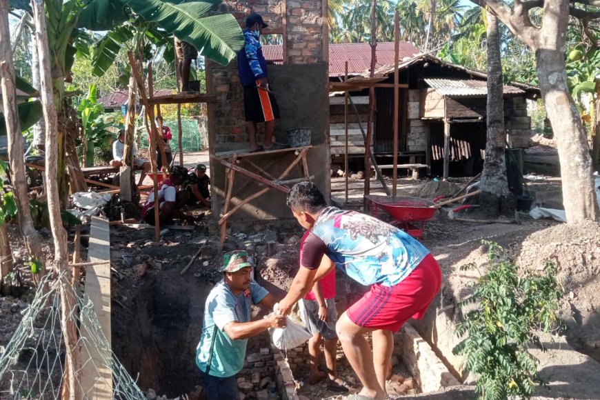 Kejar Target TMMD, Satgas Kodim 1707/Merauke Bagi Kekuatan Pembangunan MCK di Wanam