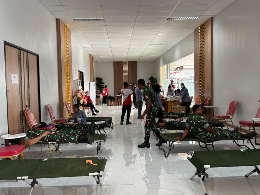 Sambut HUT ke-81 Kemerdekaan RI, Prajurit Yonif TP 804/DBAY Ikuti Kegiatan Donor Darah