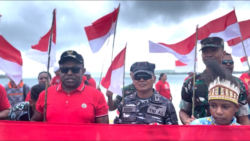 Semarakkan HUT RI ke-81, Yonif TP 809/NTM dan Forkopimda Sarmi Gelar Kirab Merah Putih