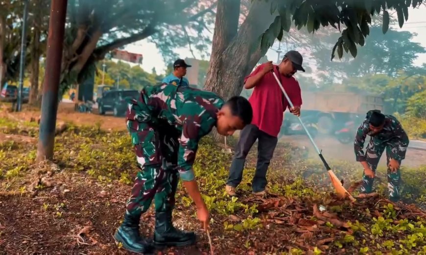 Sinergi TNI-Polri dan Pemda Sarmi Gelar Karya Bakti Bersihkan Lapangan Diklat untuk Sambut HUT RI ke-81
