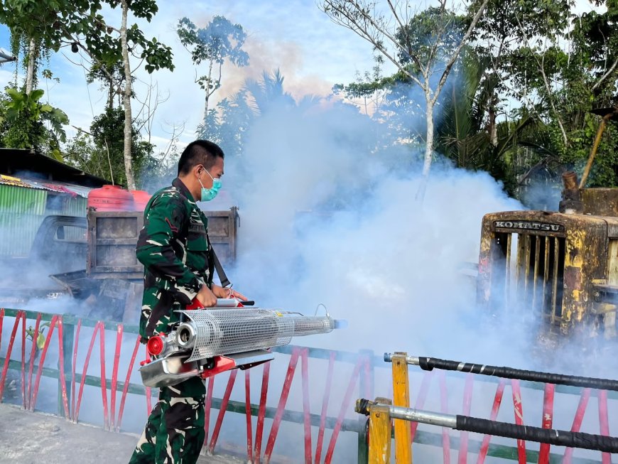 Cegah Malaria, Yonif TP 860/NSK Gelar Fogging di Marshalling Area