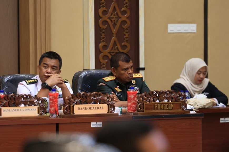 Pangdam XXIV/MT Hadiri Paripurna DPR Papua Selatan, Perkuat Sinergi Tata Kelola Daerah
