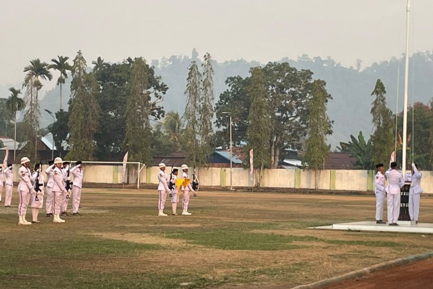 Prajurit Yonif TP 804/DBAY Raih Apresiasi sebagai Pasukan Terdisiplin dalam Upacara HUT ke-81 RI di Nabire