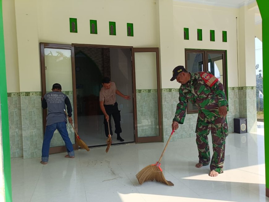 Karya Bakti Kodim 0712/Tegal, Pererat Kebersamaan dan Kepedulian di Tengah Masyarakat