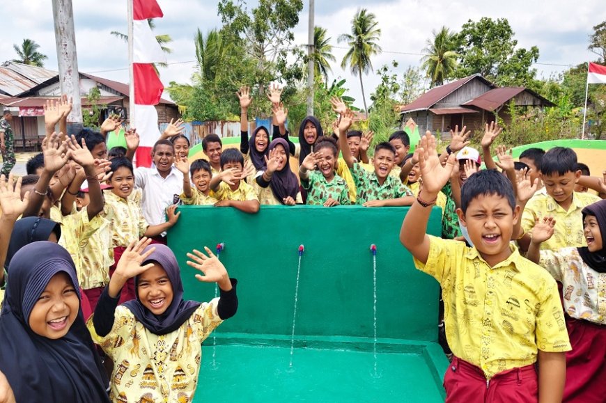 Peran TNI AD Wujudkan Air Bersih, Harapan Siswa dan Guru SD Inpres Semangga III Kini Terwujud