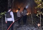 Personel Kodim dan Polres, Bahu Membahu Padamkan Kebakaran Hutan di Yanggandur Merauke