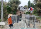 Babinsa Kodim 0712/Tegal Terus Dampingi Progres Pembangunan Jembatan Gantung Garuda di Dukuhwaru