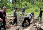 Prajurit Yonif TP 860/NSK dan Jemaat Alfa Omega Roambak Gotong Royong Bangun Gereja