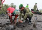 Semangat Gotong Royong, Yonif TP 820/DAAI dan Masyarakat Tanam Mangrove