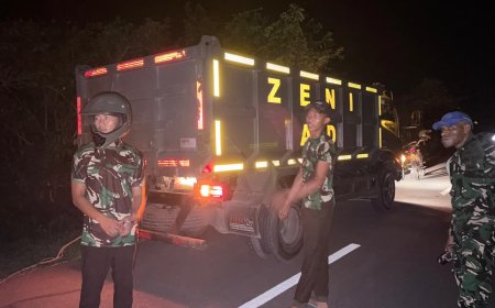 Gerak Cepat di Tengah Malam, Prajurit Yonif TP 860/NSK Bantu Warga Usaiwa Atasi Kendaraan Bermasalah