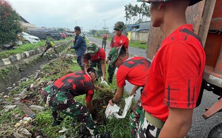 Prajurit Yonif TP 820/DAAI Turun ke Pasar Sentral Mimika, Ini yang Mereka Lakukan