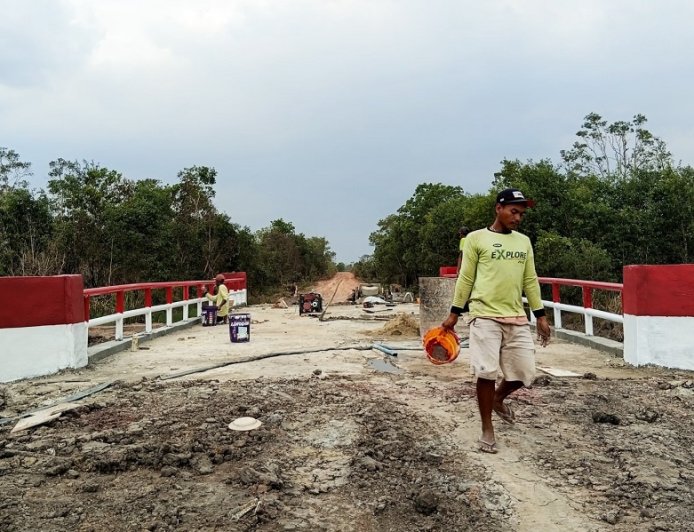 Peran TNI AD Hadirkan Harapan Baru, Jembatan Aramco di Kampung Harapan Makmur Kurik Hampir Rampung