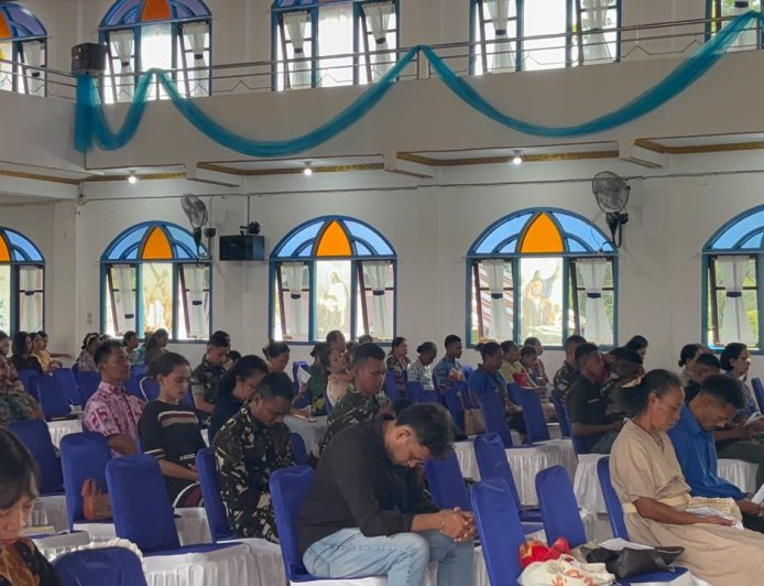 Prajurit Yonif TP 860/NSK Ikuti Ibadah Minggu Bersama Jemaat GKI Bethania Waren