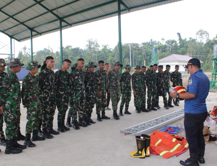 Personel Yonif TP 820/DAAI Laksanakan Latihan Bersama Damkar