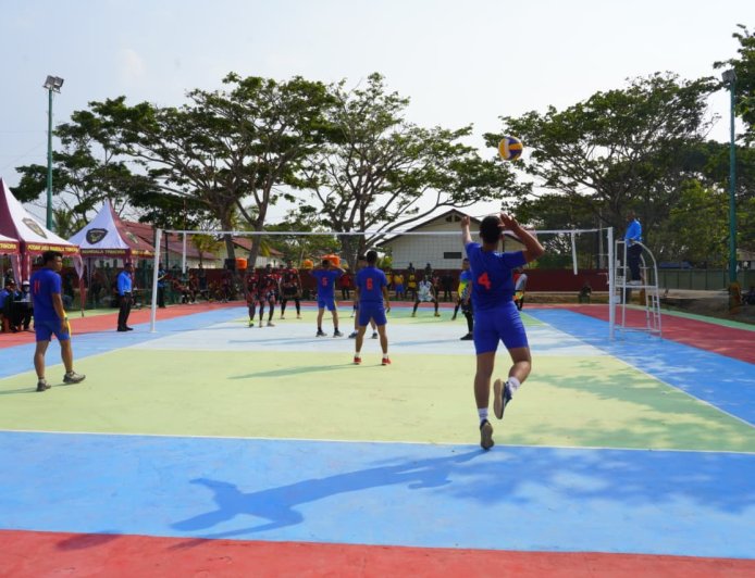 Semarak HUT ke-81 TNI, Turnamen Bola Voli Terbuka Untuk Umum Digelar di Makodam XXIV/MT