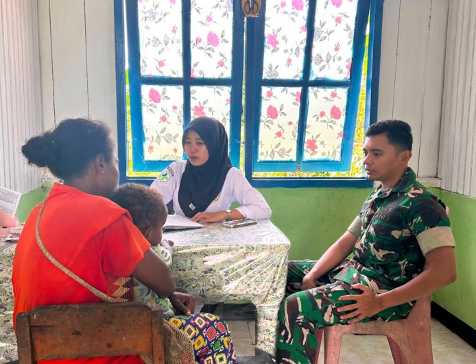 Prajurit Yonif TP 860/NSK Gelar SICEPAT, Warga SP 7 Dapat Layanan Kesehatan Gratis