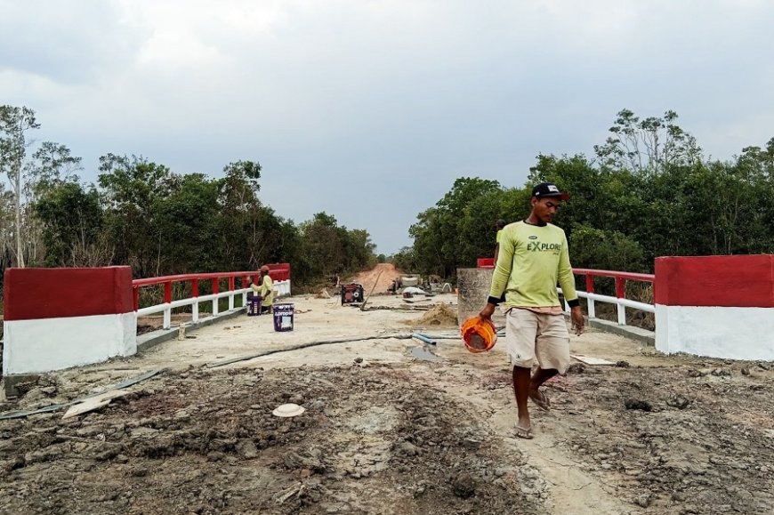 Peran TNI AD Hadirkan Harapan Baru, Jembatan Aramco di Kampung Harapan Makmur Kurik Hampir Rampung