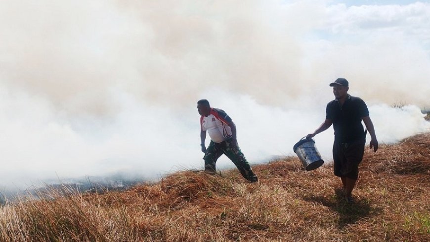 Babinsa, Damkar dan Masyarakat, Gotong Royong Berhasil Padamkan Api di Kampung Yaba Maru Merauke