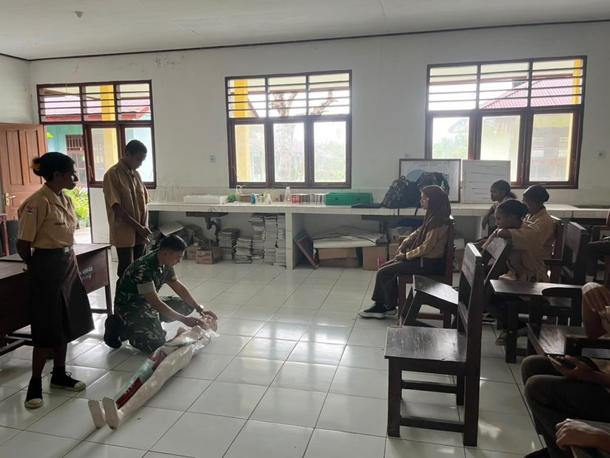 Prajurit Yonif TP 860/NSK Berikan Edukasi dan Motivasi kepada Siswa SMA URFAS