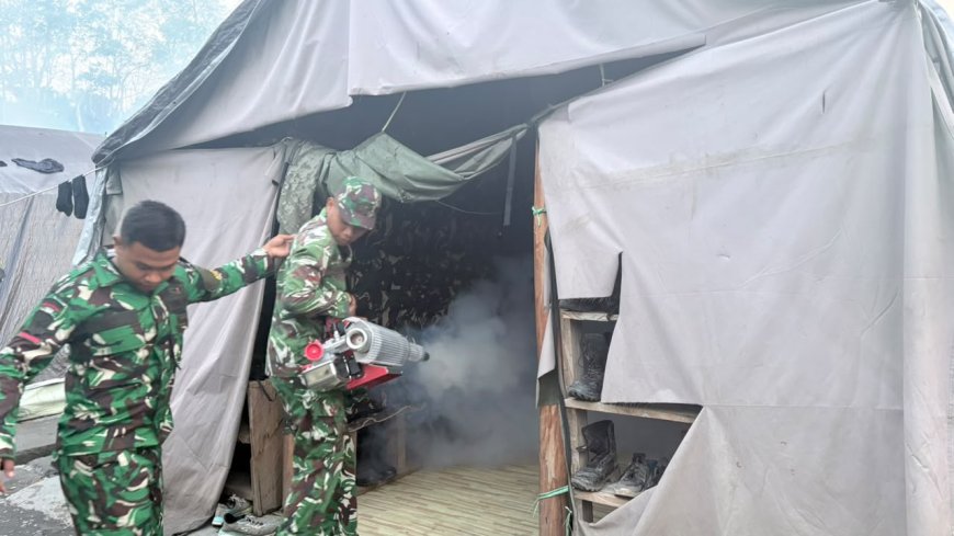 Cegah Malaria dan DBD, Yonif TP 860/NSK Lakukan Fogging di Markas Satuan