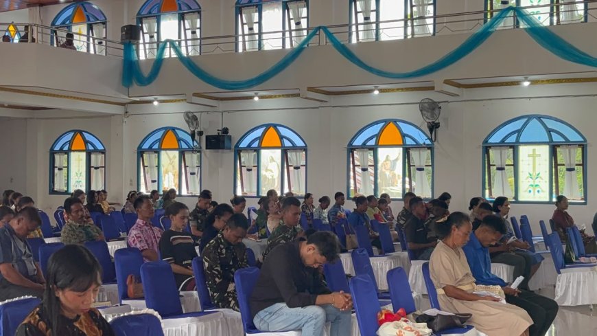 Prajurit Yonif TP 860/NSK Ikuti Ibadah Minggu Bersama Jemaat GKI Bethania Waren