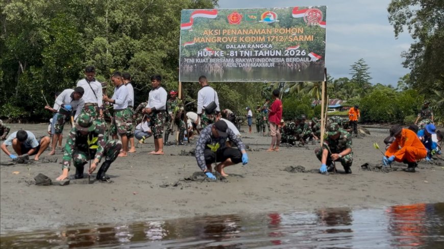 Yonif TP 809/NTM Bersama Masyarakat dan Pelajar Tanam Mangrove di Pantai Kodok Sarmi