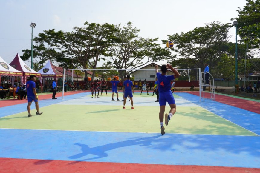 Semarak HUT ke-81 TNI, Turnamen Bola Voli Terbuka Untuk Umum Digelar di Makodam XXIV/MT