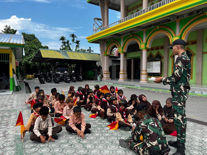 Prajurit Yonif TP 860/NSK Mengajar dengan Hati, Tanamkan Disiplin dan Cinta Tanah Air kepada Siswa MI At Taqwa Waropen