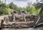 Babinsa dan Satgas Jembatan Garuda Percepat Pembangunan Infrastruktur di Keerom