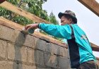 Hari Kedua, Satgas TMMD ke-130 Kodim 1701/Jayapura Lanjutkan Rehabilitasi Rumah Warga di Sabron Sari