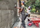Satgas TMMD ke-130 Kodim Jayapura Fokus Plesteran Dinding Rumah Warga di Sabron Sari