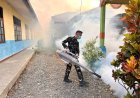 Cegah DBD dan Malaria, Yonif TP 860/NSK Lakukan Fogging di SD Inpres SP IV Botawa