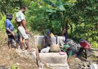 Gotong Royong TNI dan Warga Warnai Revitalisasi Bak Air Bersih di Sabron Sari