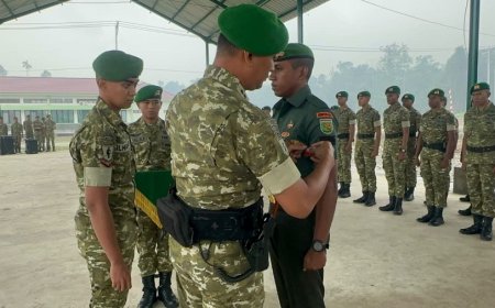 Upacara Kenaikan Pangkat Prajurit Yonif TP 820/DAAI