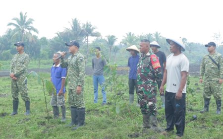 Tanam 150 Pohon Matoa, Yonif TP 860/NSK dan Warga Baino Jaya Sambut HUT ke-81 TNI