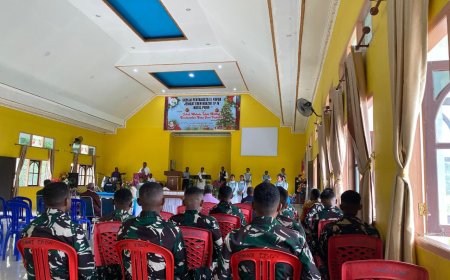 GIAT LONCENG, Prajurit Yonif TP 860/NSK Ibadah Bersama Jemaat di Waropen