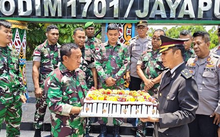 Soliditas TNI-Polri Makin Erat, Polresta Jayapura Kota Serbu Makodim Jayapura Rayakan HUT ke-81 TNI